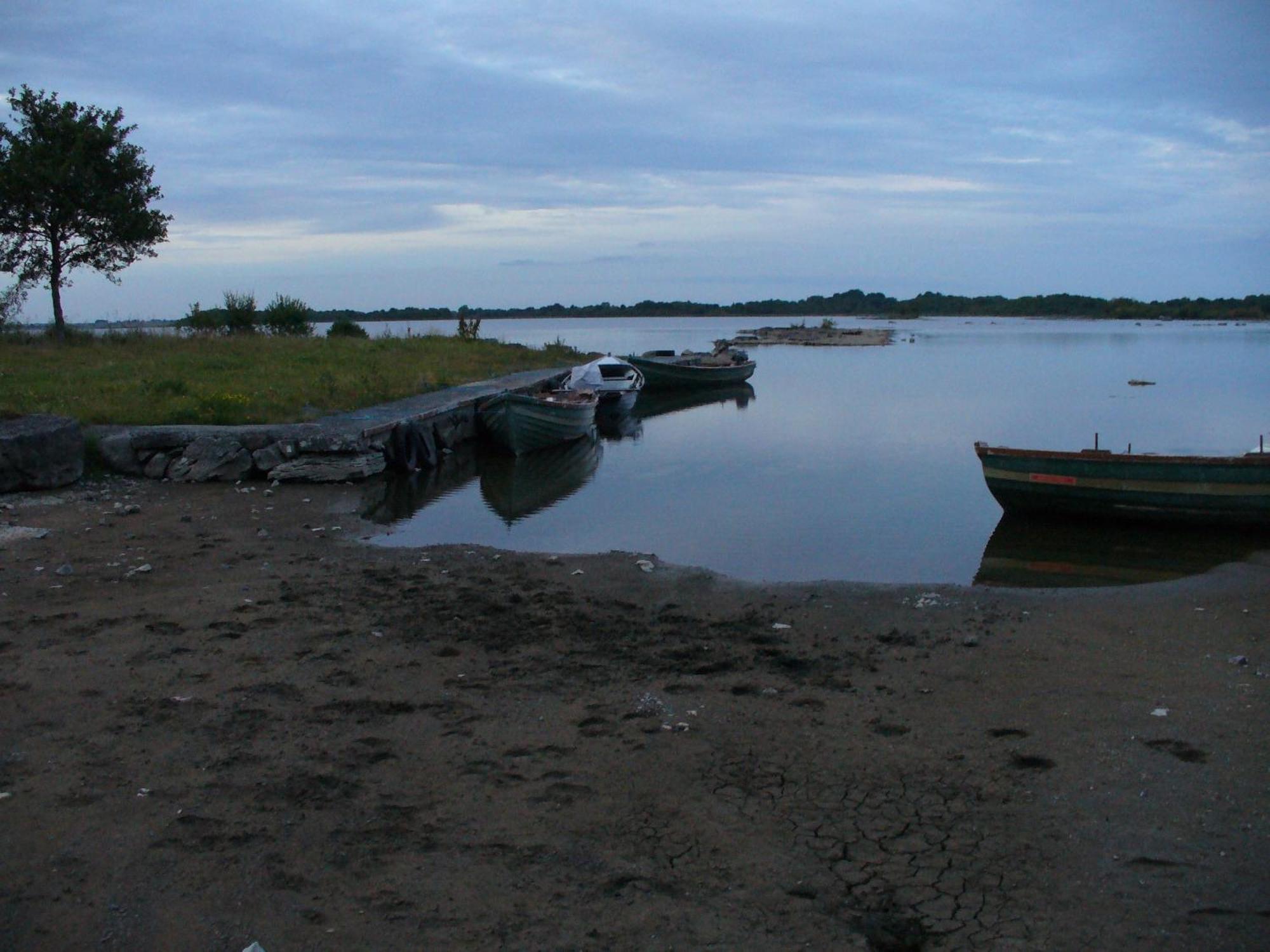 The Waterfront House Country Home Oughterard Bagian luar foto