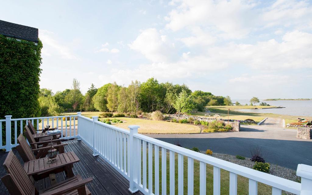 The Waterfront House Country Home Oughterard Bagian luar foto