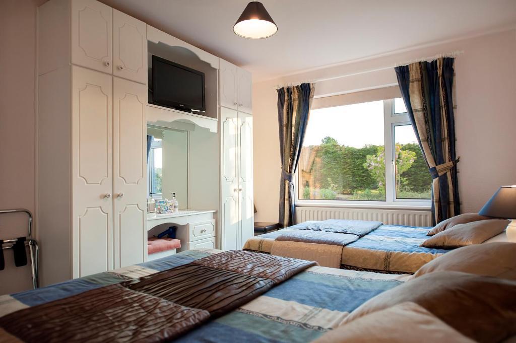 The Waterfront House Country Home Oughterard Ruang foto