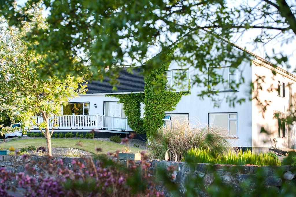 The Waterfront House Country Home Oughterard Bagian luar foto
