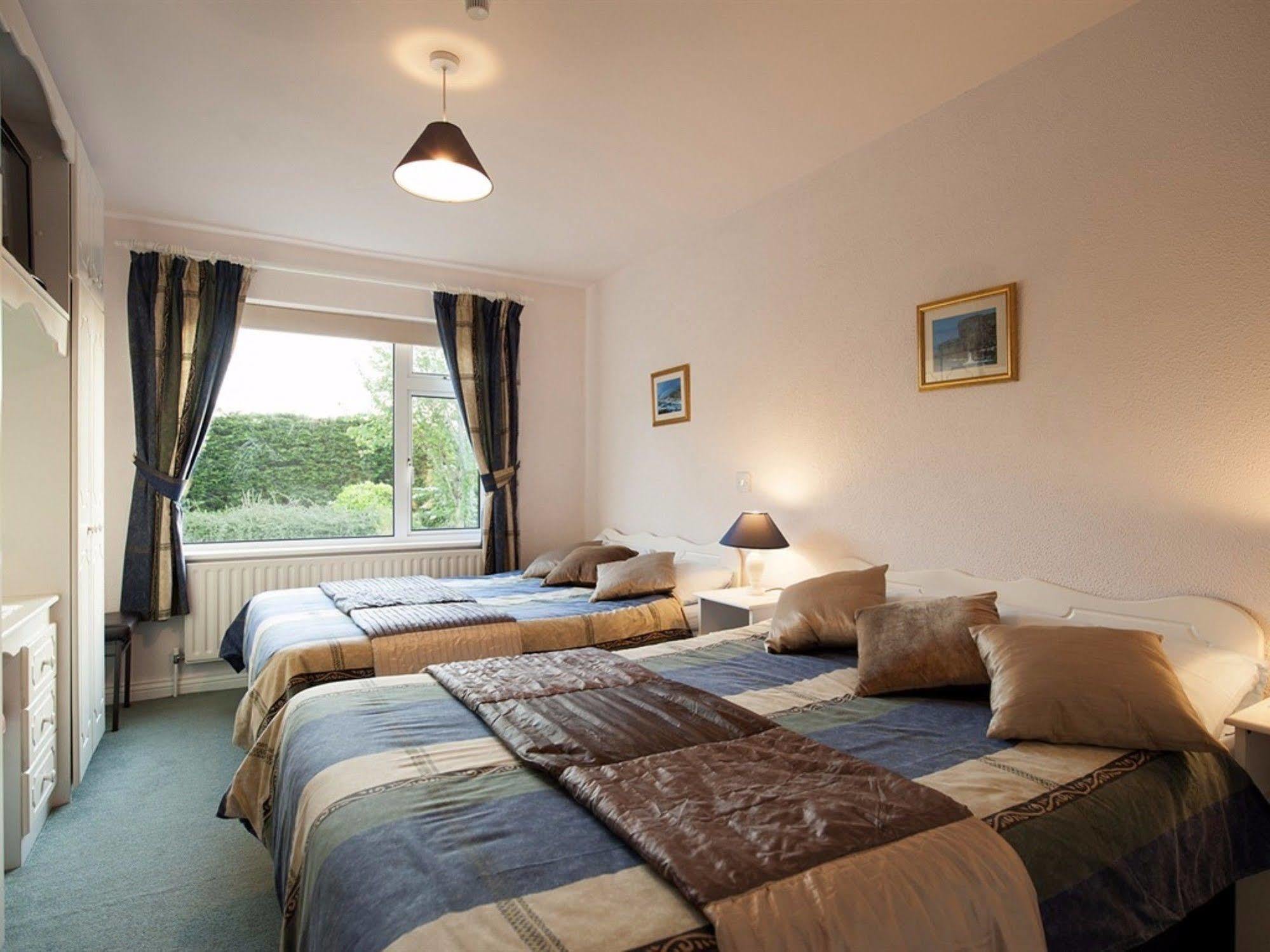 The Waterfront House Country Home Oughterard Bagian luar foto