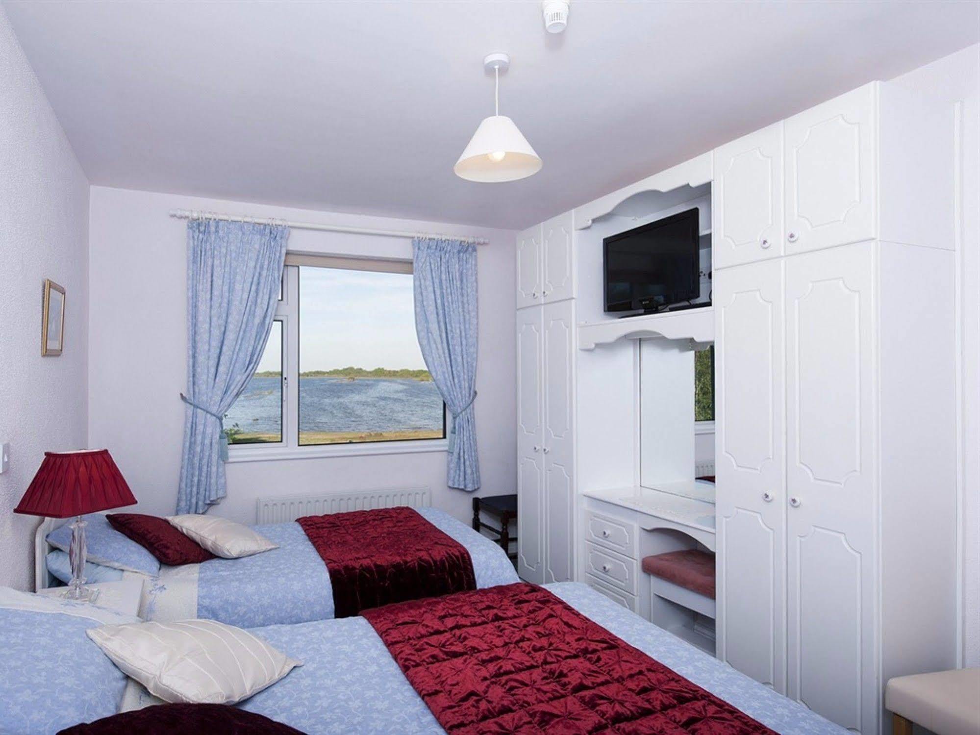 The Waterfront House Country Home Oughterard Bagian luar foto